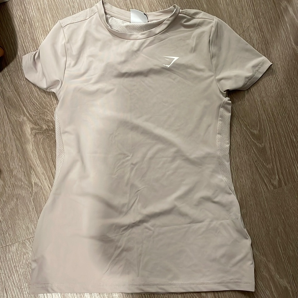 Gymshark shirt never worn size xs